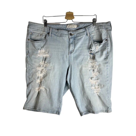 Torrid Distressed Denim Light Washed Bermuda Shorts Size 22 - Picture 10 of 10